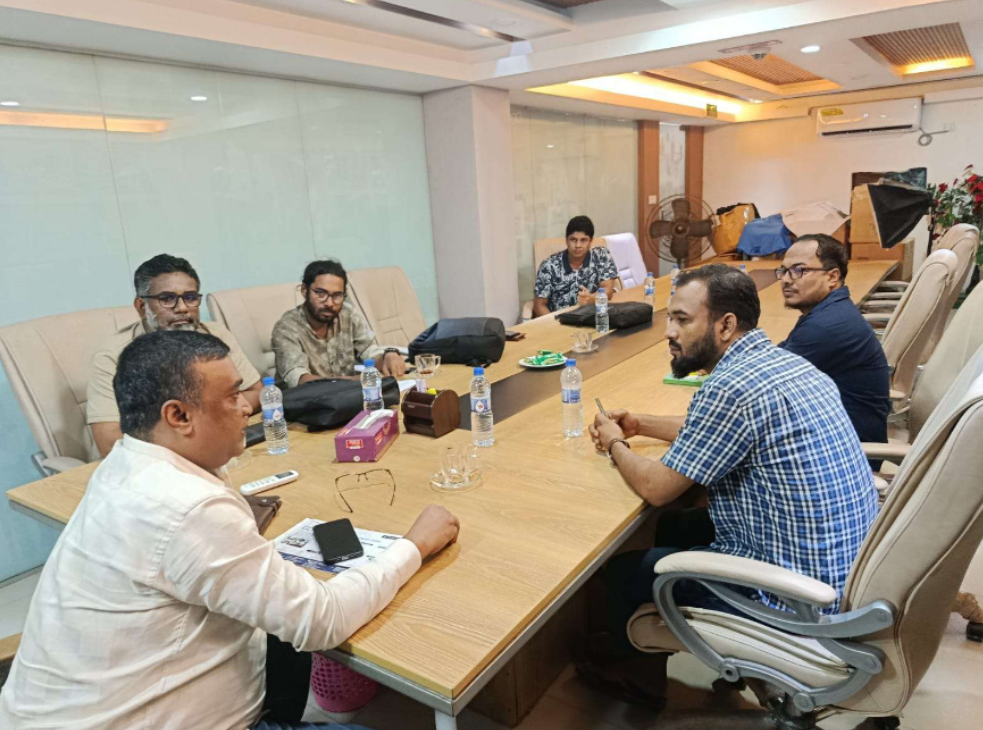 Teams assess current data flows and departmental responsibilities